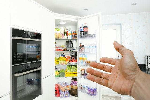 Az esztétika fontossága a lakásban: a beépíthető hűtő előnyeiről